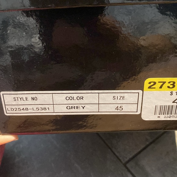 NWT B2 by Browns Grey Suede Shoes - Picture 10 of 13